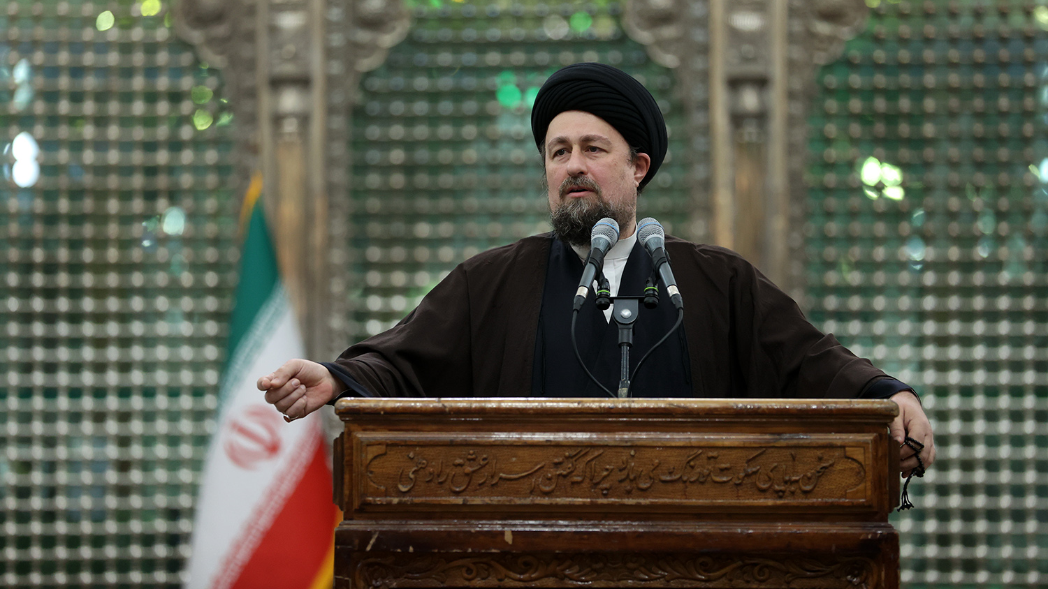 امام(ره) همواره بر حفظ وحدت و انسجام در عین اختلاف سلیقه‌ها تأکید داشت/خداوند بود که دل های مردم را گرد امام خمینی(ره) جمع کرد تا این انقلاب به ثمر برسد